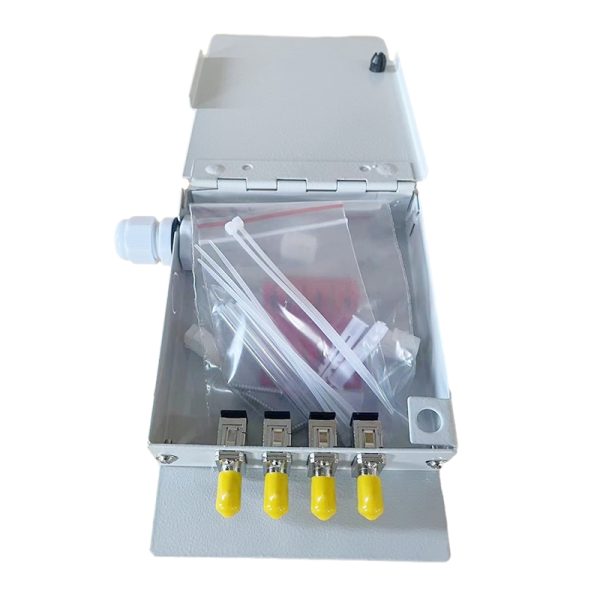 4 port metal fiber termination box with sc to st multimode adapter